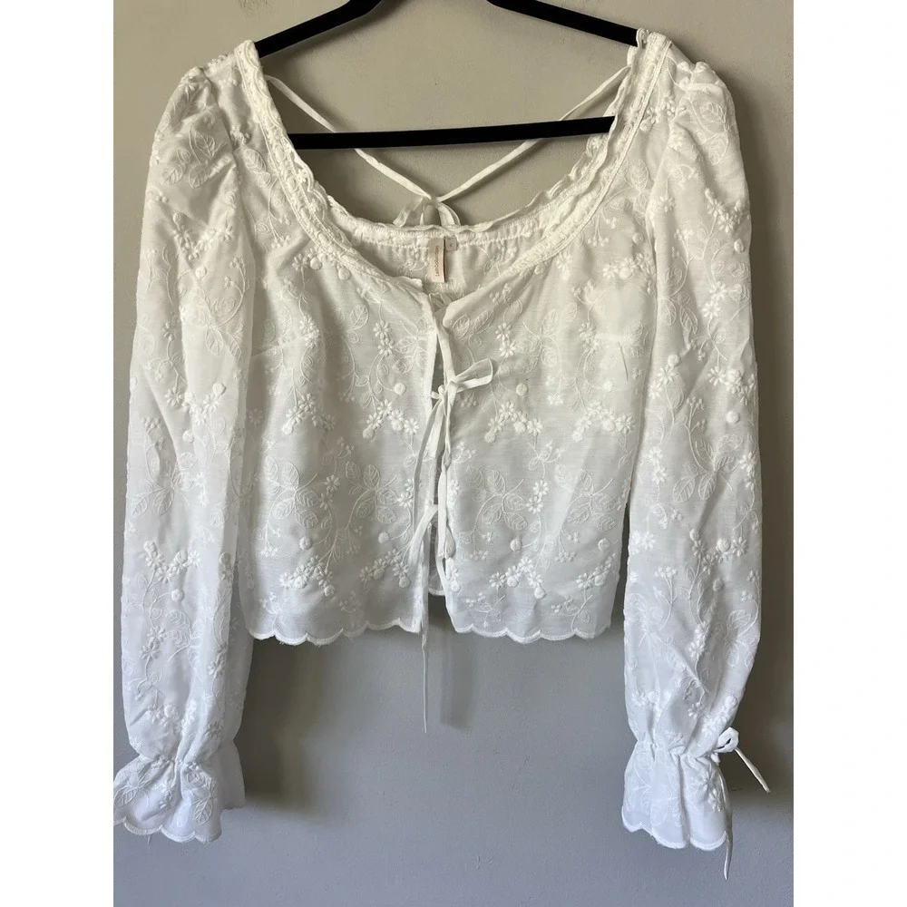 Lait Collection White Eyelet Romantic Floral Tie Front Blouse Top Cottagecore